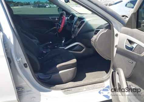 2013 Hyundai Veloster Mix z USA, uszkodzony, nr VIN KMHTC6AD7DU128920